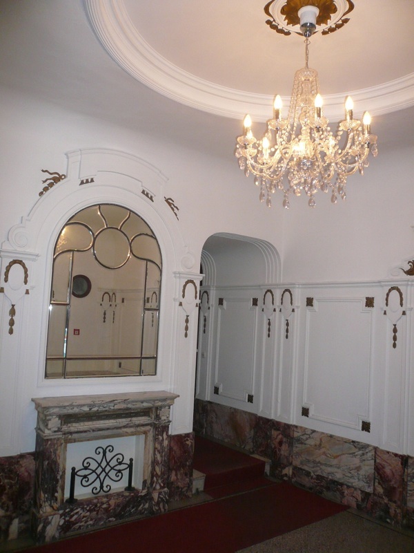 Prachtvolle Jugendstil-Etage mit Lift ( teilgewerblich )
