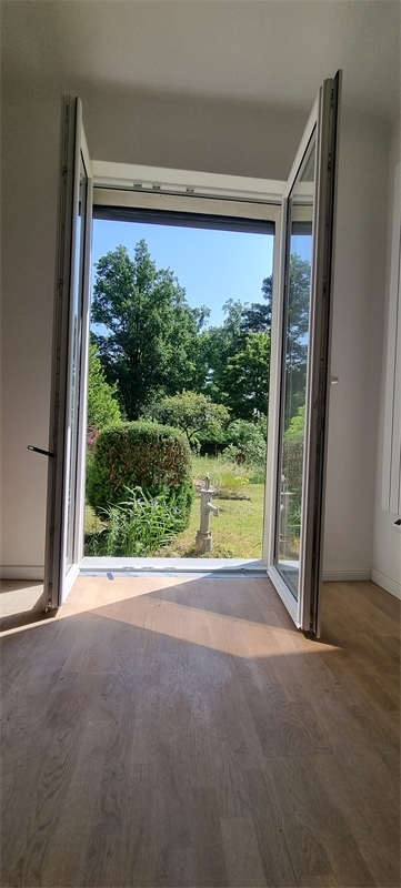 Haus am See: Altbaucharme und neu saniert (provisionsfrei)