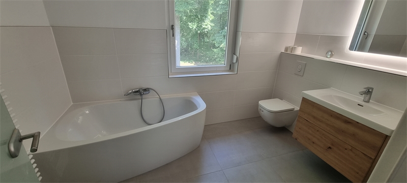 Haus am See: Altbaucharme und neu saniert (provisionsfrei)