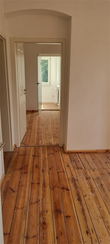 Haus am See: Altbaucharme und neu saniert (provisionsfrei)