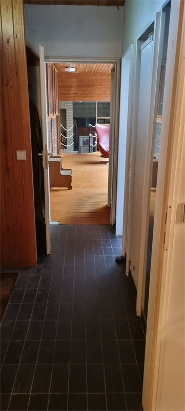 Großzügige Wohnung ( Haushälfte ) im ruhigen Südwesten Berlins - sehr mod.bedürftig!
