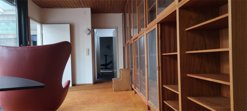 Großzügige Wohnung ( Haushälfte ) im ruhigen Südwesten Berlins - sehr mod.bedürftig!