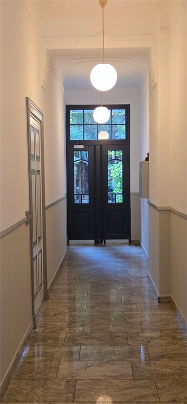 Edler Altbau im Bohemeviertel am Kurfürstendamm – Ansicht 2